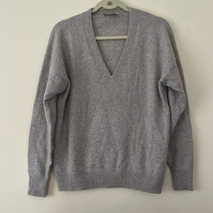 Everlane Gray Vneck Cashmere Sweater Size Large